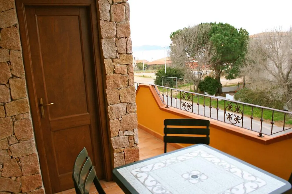 A.I.R. Isola Rossa Borgo Di Mare Aparthotel 2*,