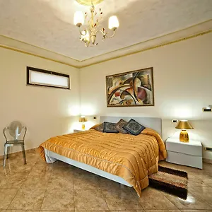 Airport House 2*, Reggio de Calabre Italie