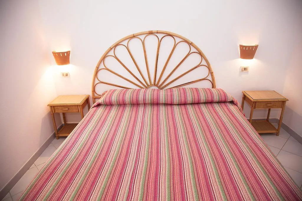 Aparthotel A.I.R. Isola Rossa Borgo Di Mare