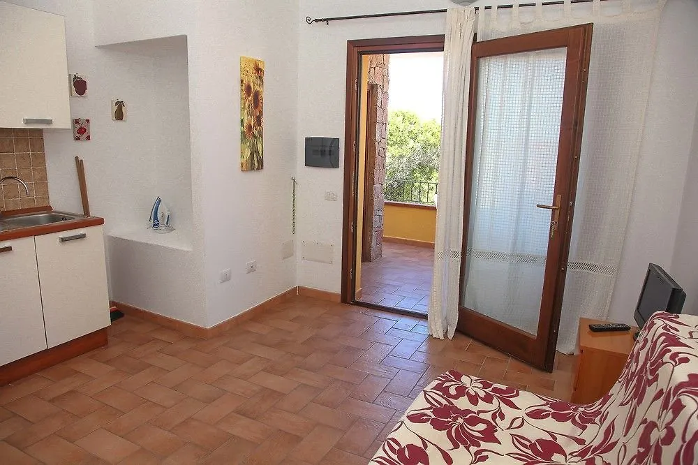 A.I.R. Isola Rossa Borgo Di Mare Aparthotel 2*, Isola Rossa (Sassari)