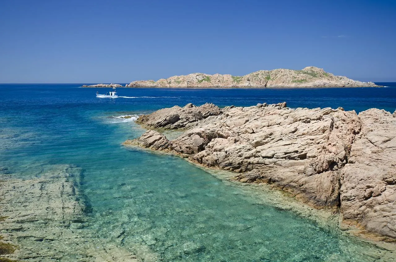 Aparthotel A.I.R. Isola Rossa Borgo Di Mare