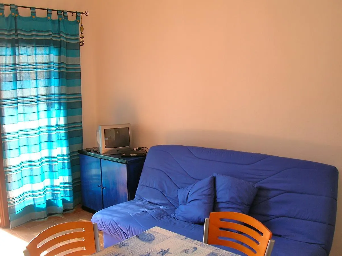 Aparthotel A.I.R. Isola Rossa Borgo Di Mare