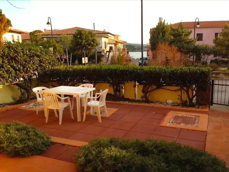 Aparthotel A.I.R. Isola Rossa Borgo Di Mare